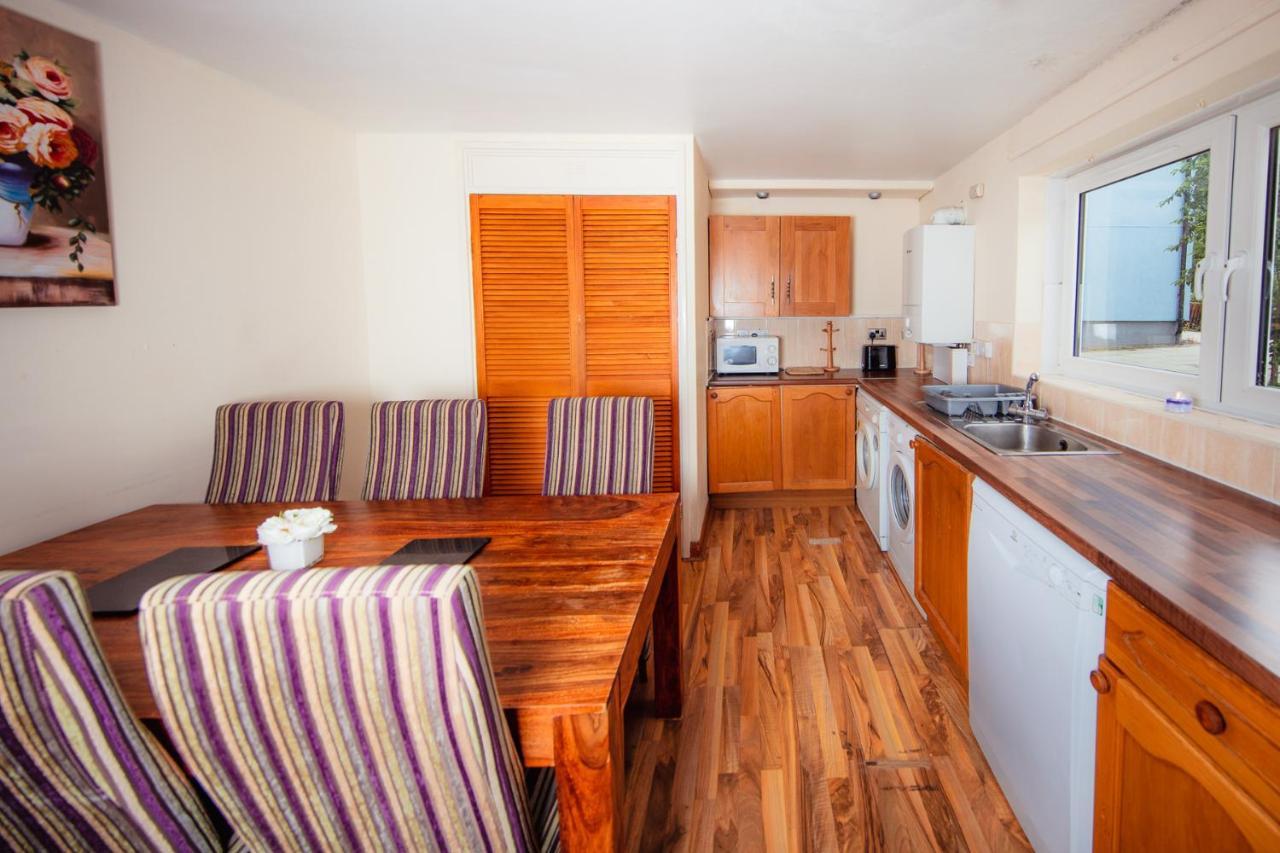 Fab Arthur Seat Views, Old Town Apartment Единбург Екстер'єр фото