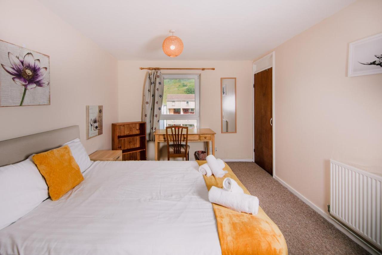 Fab Arthur Seat Views, Old Town Apartment Единбург Екстер'єр фото