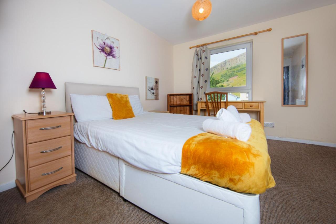 Fab Arthur Seat Views, Old Town Apartment Единбург Екстер'єр фото