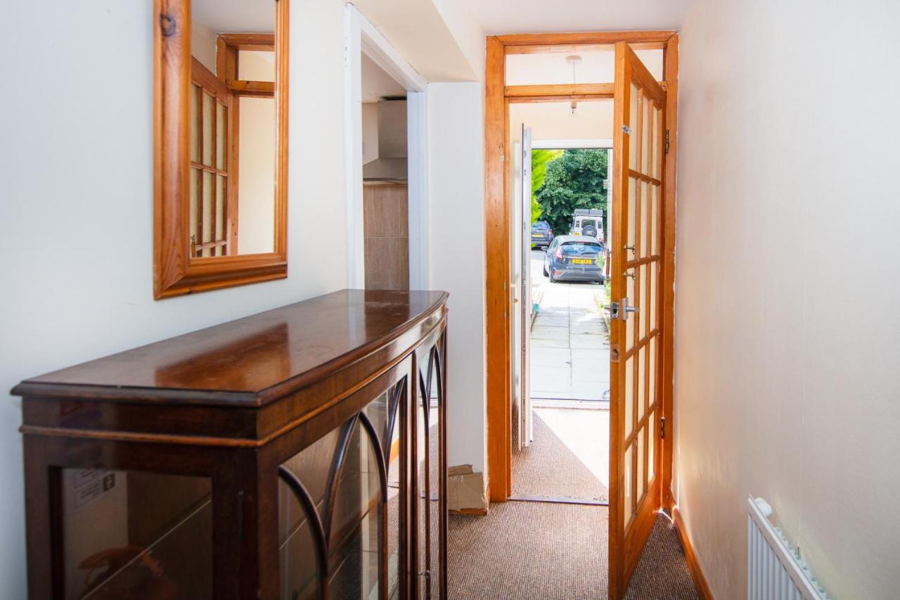 Fab Arthur Seat Views, Old Town Apartment Единбург Екстер'єр фото