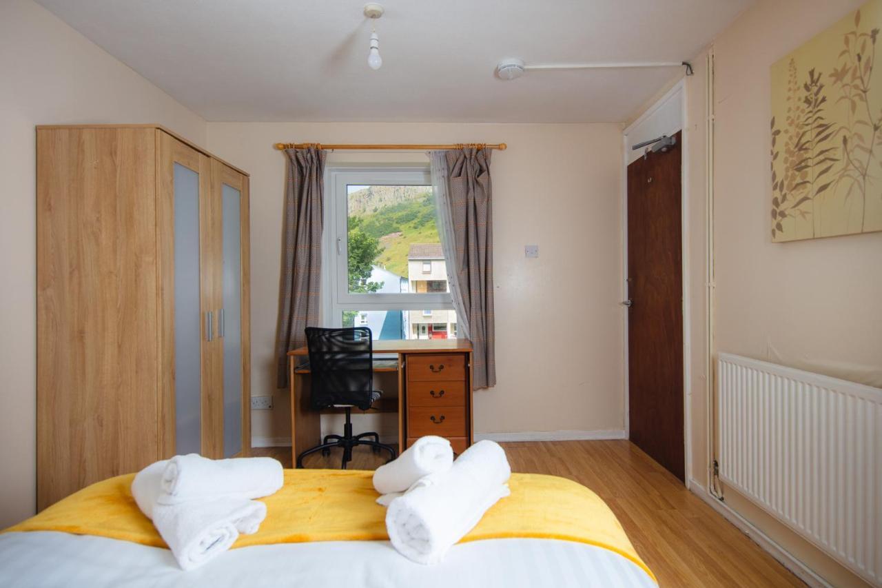 Fab Arthur Seat Views, Old Town Apartment Единбург Екстер'єр фото
