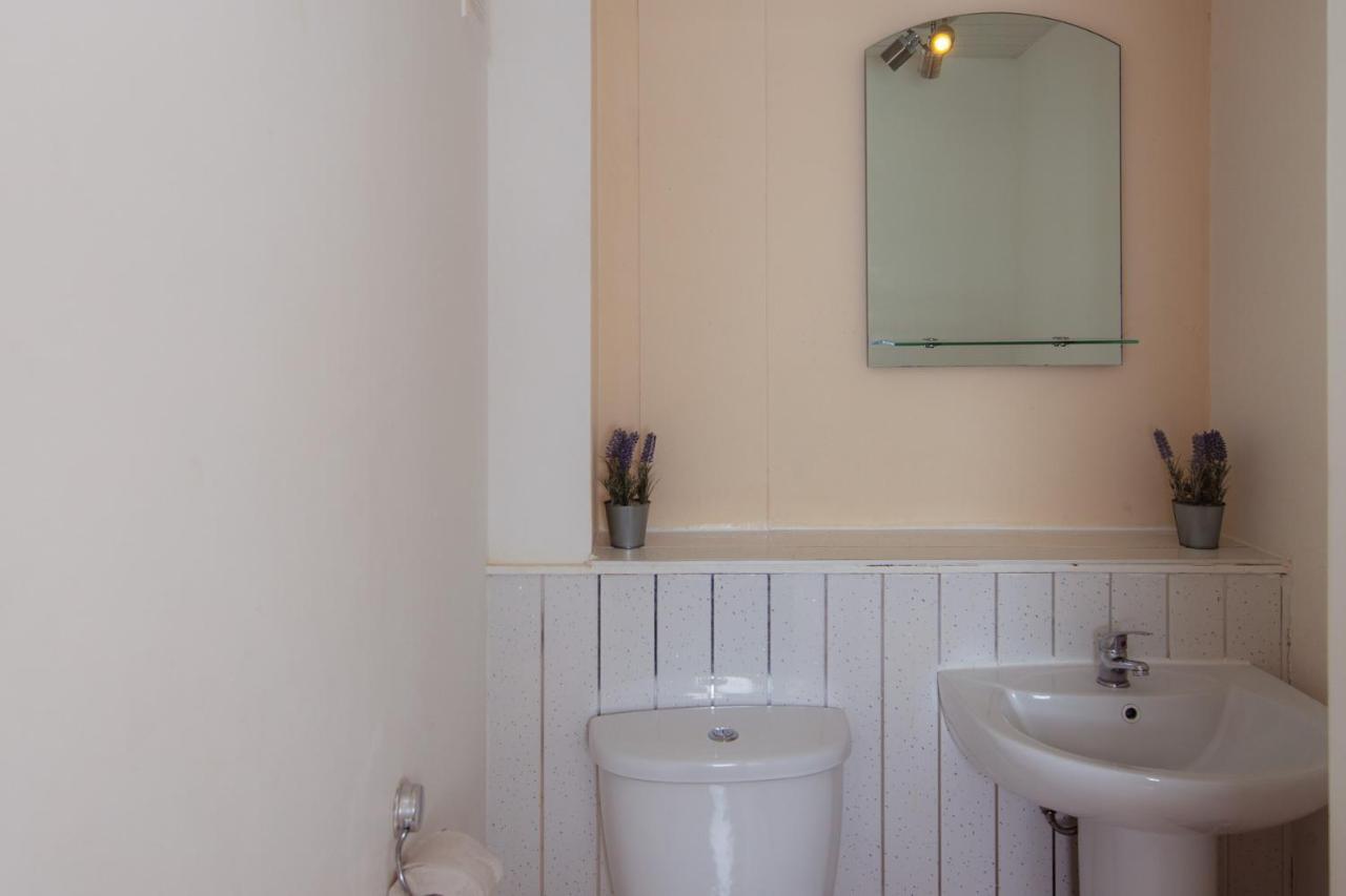 Fab Arthur Seat Views, Old Town Apartment Единбург Екстер'єр фото
